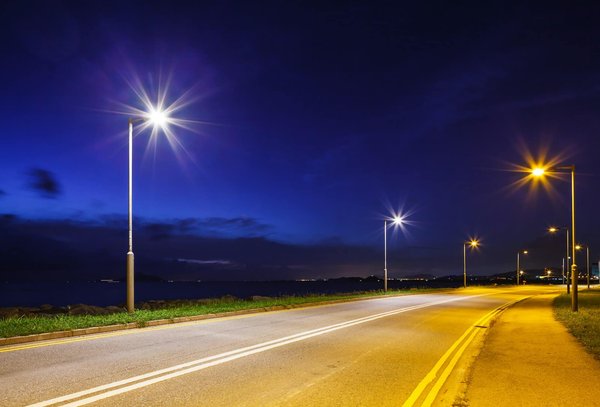 Lumière sur l'éclairage solaire de votre route